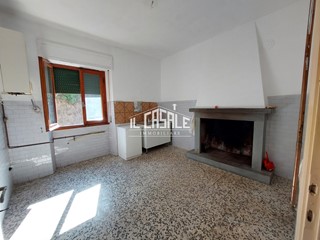 Trilocale in Vendita a San Godenzo, 90'000€, 100 m², con Box