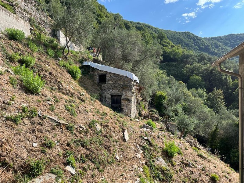 Casa Semi Indipendente in Vendita a Carasco, 95'000€, 400 m²