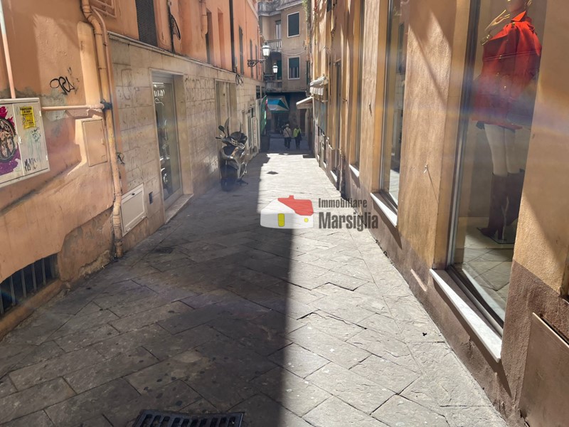 Immobile commerciale in Vendita a Sanremo, 350'000€, 150 m²
