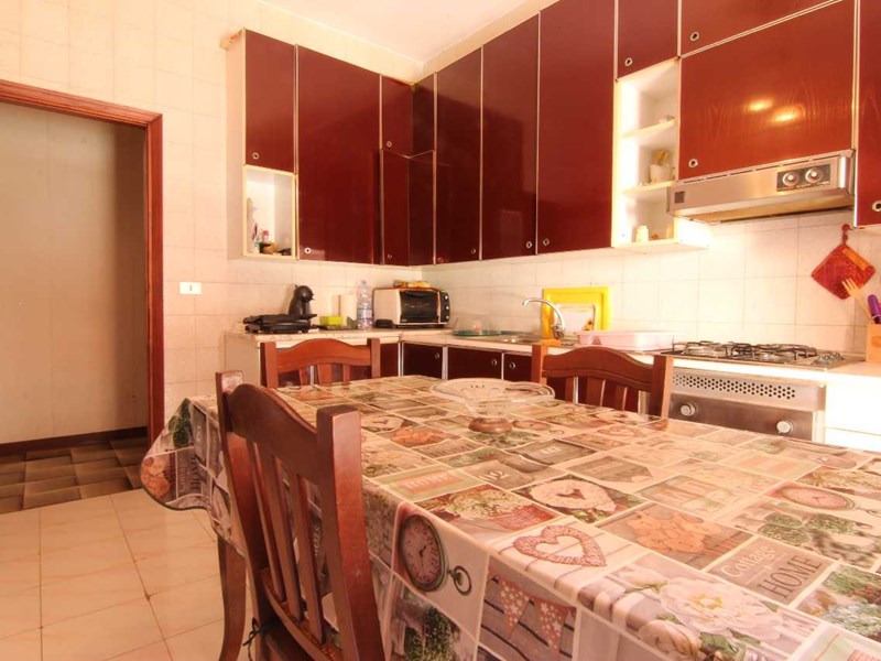 Appartamento in Vendita a Siracusa, zona viale Scala Greca, 140'000&euro;, 187 m²