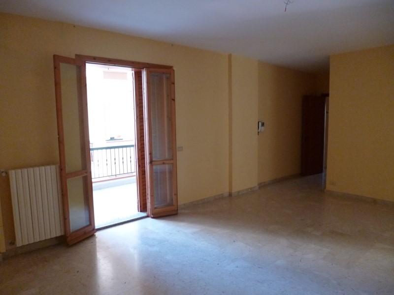 Appartamento in Vendita a Ragusa, 130'000€, 120 m², con Box