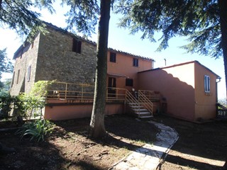 Casa Semi Indipendente in Vendita a Gaiole in Chianti, 198'000€, 120 m², con Box