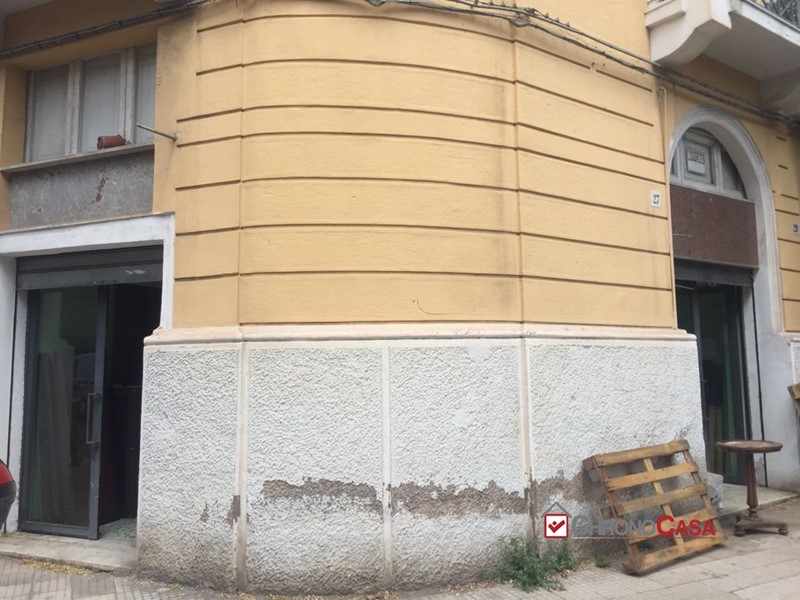 Negozio in Affitto a Messina, 400€, 80 m²