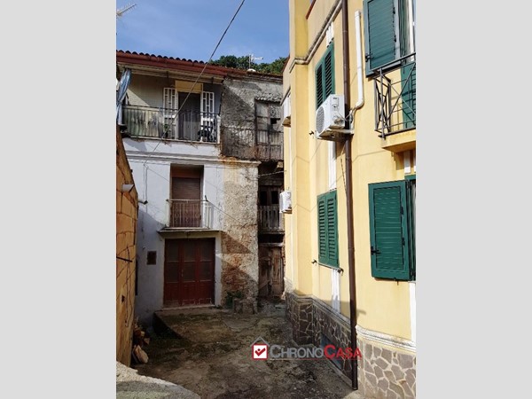 Casale in Vendita a Messina, 10'000€, 120 m²