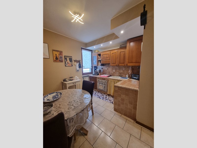 Bilocale in Vendita a Vobarno, 105'000€, 70 m², con Box