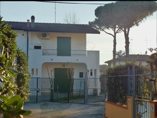 Quadrilocale in Vendita a Comacchio, zona LIDO DELLE NAZIONI, 90 m²