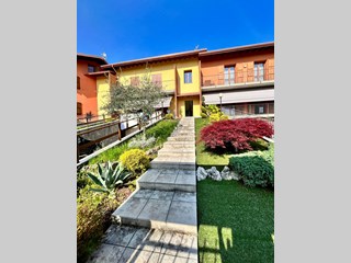 Trilocale in Vendita a Gandino, zona Collinare , 182'000€, 115 m²