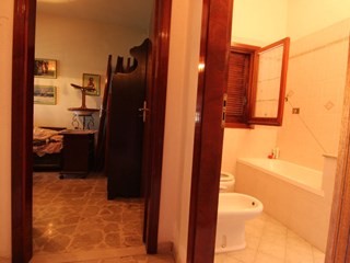 Trilocale in Vendita a Siracusa, zona viale Teracati, 135'000&euro;, 140 m²