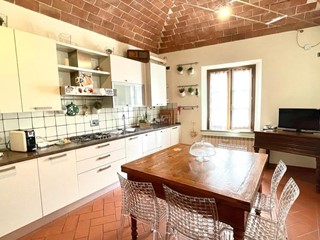 Quadrilocale in Vendita a Cascina, zona Sant'Anna, 205'000€, 100 m²