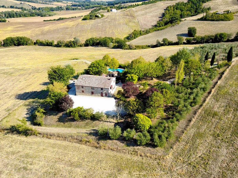 Casale in Vendita a Todi, 730'000€, 350 m²
