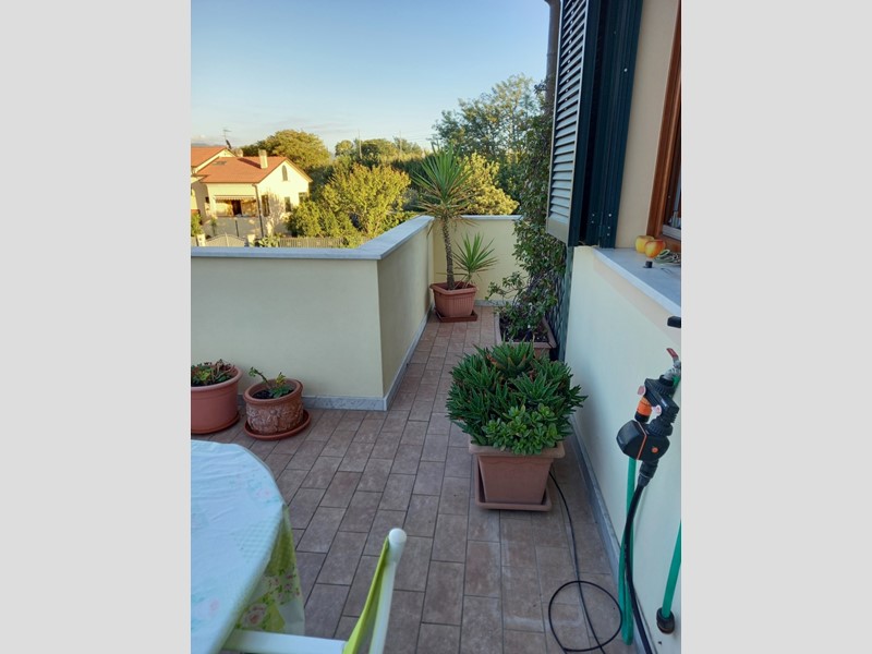 Villetta a schiera in Vendita a Sarzana, 68 m², arredato