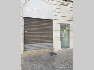 Immobile commerciale in Affitto a Galatina, zona piazza aligheri , 1'900€, 280 m²