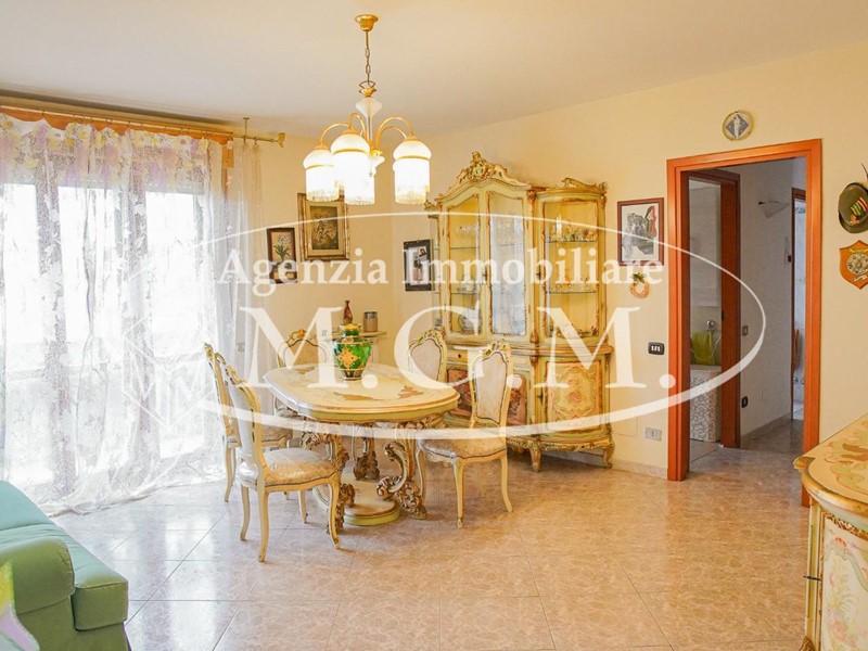 Appartamento in Vendita a Pontedera, 178'000€, 110 m², arredato, con Box