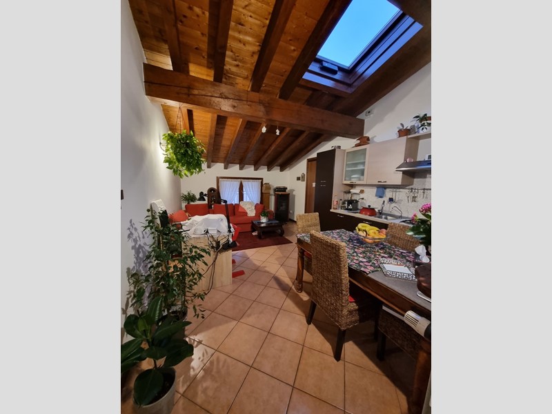 Trilocale in Vendita a Prevalle, 113'000€, 90 m²