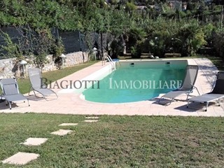 Villetta a schiera in Vendita a Livorno, zona Montenero basso, 500'000&euro;, 220 m²