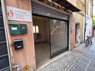 Immobile commerciale in Vendita a Crevalcore, 25'000€, 14 m²