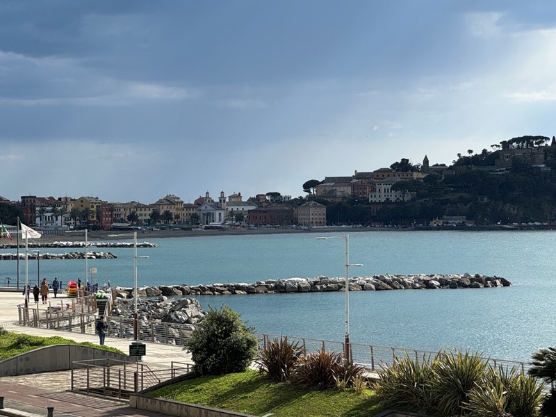 Casa Indipendente in Vendita a Sestri Levante, zona centro, 223 m²