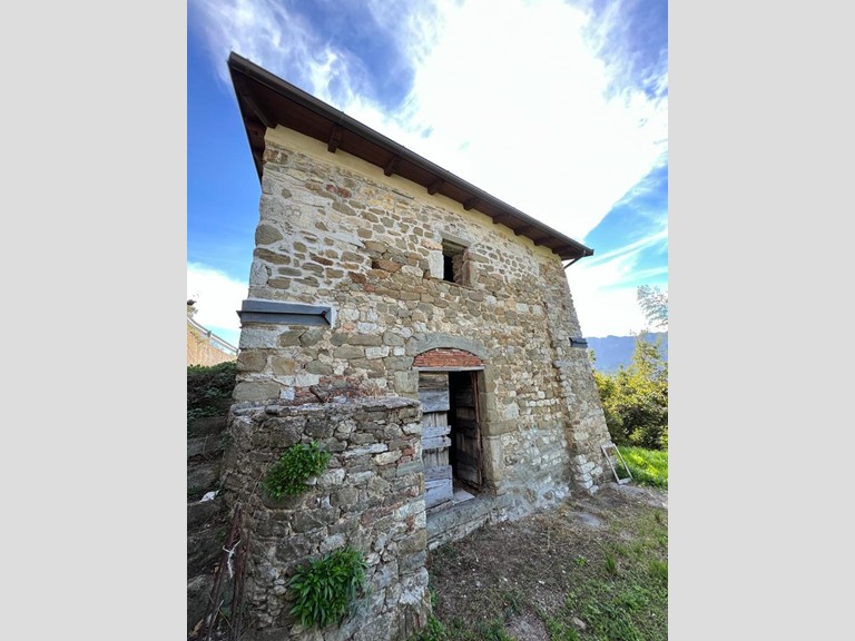 Casa Indipendente in Vendita a Casola in Lunigiana, 39'000€, 100 m²