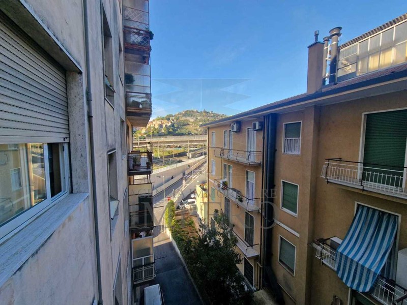 Quadrilocale in Vendita a Ventimiglia, zona Vicinanze centro, 170'000€, 80 m²