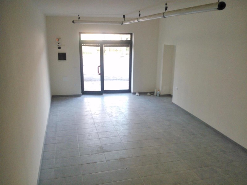 Capannone in Affitto a Lucca, zona Nave, 700&euro;, 40 m²