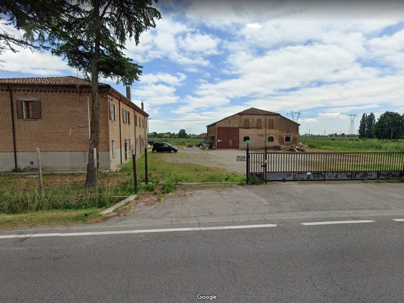 Casa Indipendente in Vendita a Ferrara, zona Fuori Mura - Zona Est, 290'000€, 660 m²