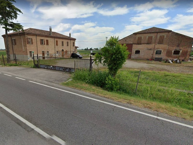 Casa Indipendente in Vendita a Ferrara, zona Fuori Mura - Zona Est, 290'000€, 660 m²