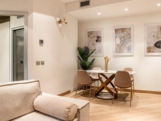 Bilocale in Affitto a Milano, zona repubblica, 2'000€, 61 m², arredato