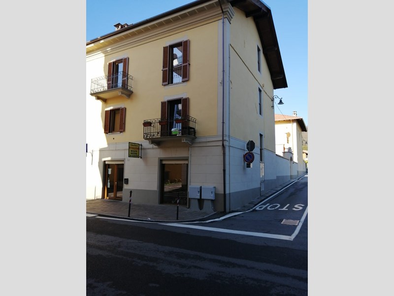 Appartamento in Affitto a Grignasco, zona centrale, 550€, 170 m², con Box