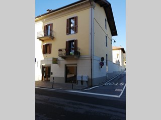 Appartamento in Affitto a Grignasco, zona centrale, 550€, 170 m², con Box