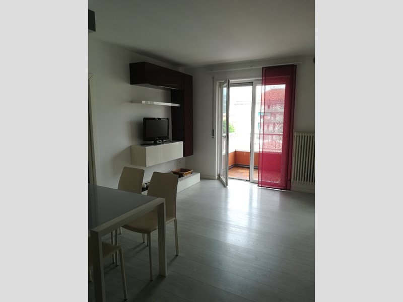 Trilocale in Vendita a Trento, zona Via Muredei, 180'000€, 52 m², arredato