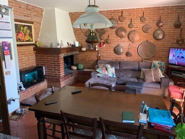 Villa in Vendita a Calci, 550'000€, 280 m², con Box