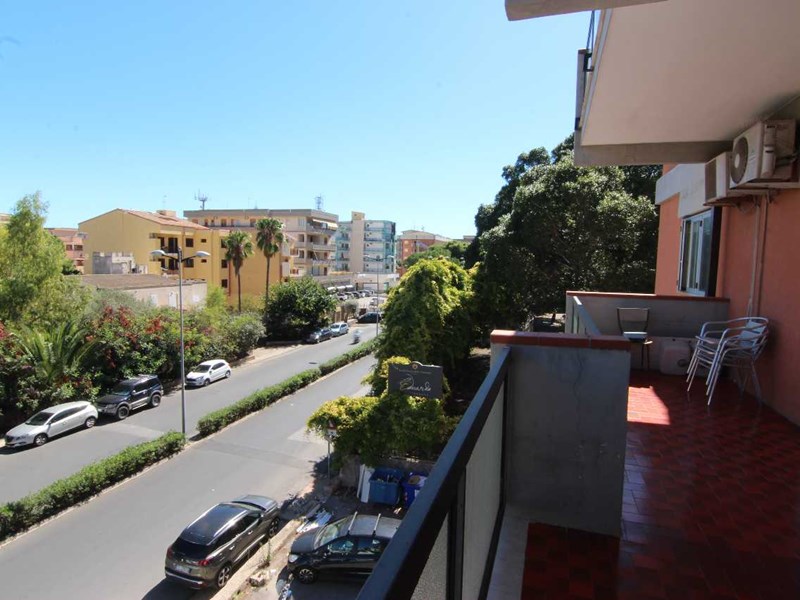 Appartamento in Vendita a Siracusa, zona viale Scala Greca, 140'000&euro;, 187 m²
