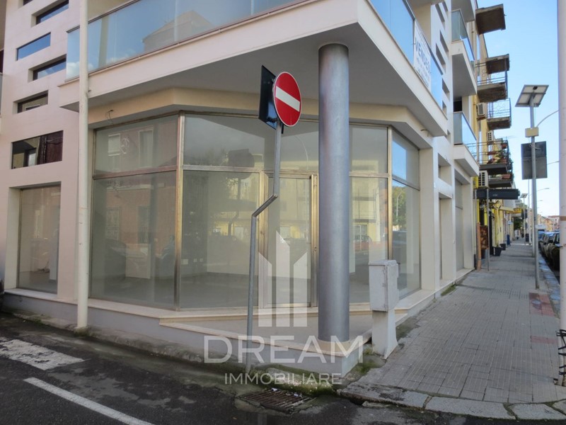 Immobile commerciale in Affitto a Cagliari, zona Pirri, 1'300€, 41 m²