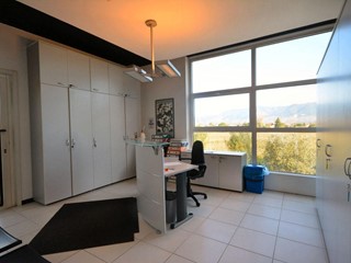 Ufficio in Vendita a Porcari, 200'000€, 140 m²
