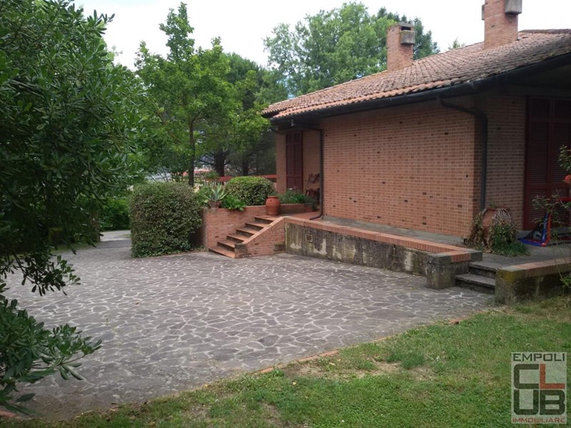 Villa in Vendita a Empoli, zona Corniola, 850'000€, 510 m², con Box
