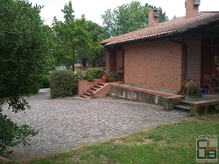 Villa in Vendita a Empoli, zona Corniola, 850'000€, 510 m², con Box