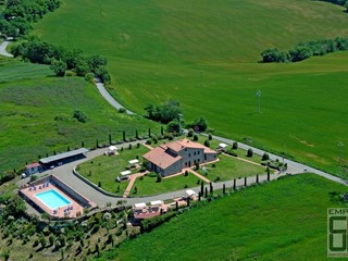 Casale in Vendita a Volterra, zona Pignano, 1'100'000€, 480 m², arredato