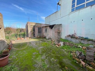 Casa Indipendente in Vendita a Barcellona Pozzo di Gotto, 40'000€, 95 m²