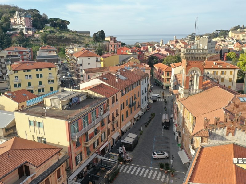Bilocale in Vendita a Sestri Levante, zona centro, 67 m²