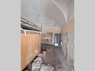 Casa Semi Indipendente in Vendita a Vallecrosia, 55'000€, 80 m²