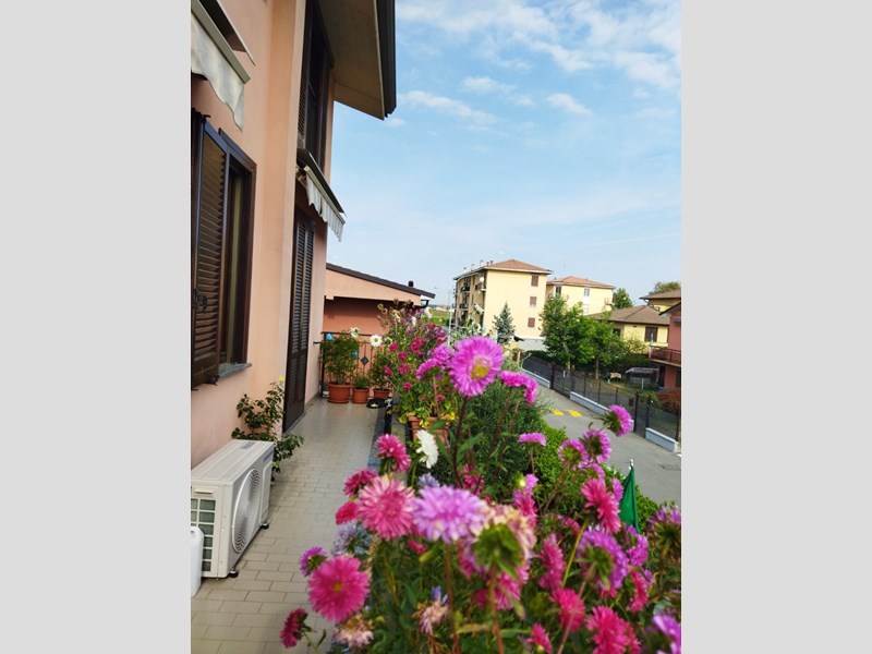 Trilocale in Vendita a Bereguardo, zona Centro, 125'000&euro;, 90 m²