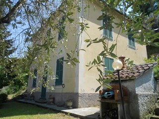Villa in Vendita a Genova, zona SAN QUIRICO, 250'000€, 180 m²