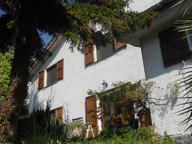 Villa in Vendita a Genova, zona FEGINO, 400'000€, 300 m²