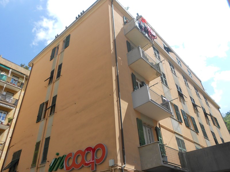 Appartamento in Vendita a Genova, zona PONTEDECIMO, 70'000€, 70 m²