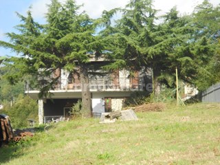 Villa in Vendita a Mignanego, zona MIGNANEGO, 410'000€, 280 m²