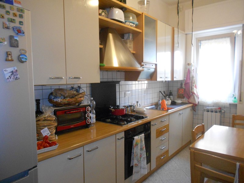 Appartamento in Vendita a Genova, zona CORONATA, 110'000€, 80 m²