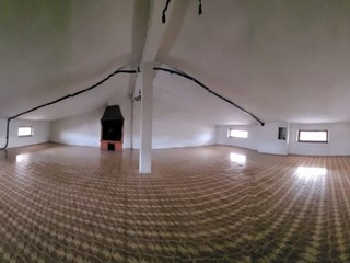 Mansarda in Vendita a Verona, zona Zai, 110'000€