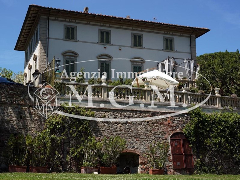 Villa in Vendita a Casciana Terme Lari, 750'000€, 500 m², arredato