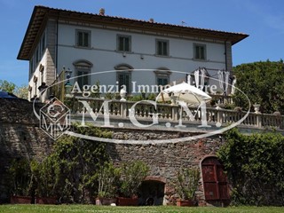 Villa in Vendita a Casciana Terme Lari, 750'000€, 500 m², arredato