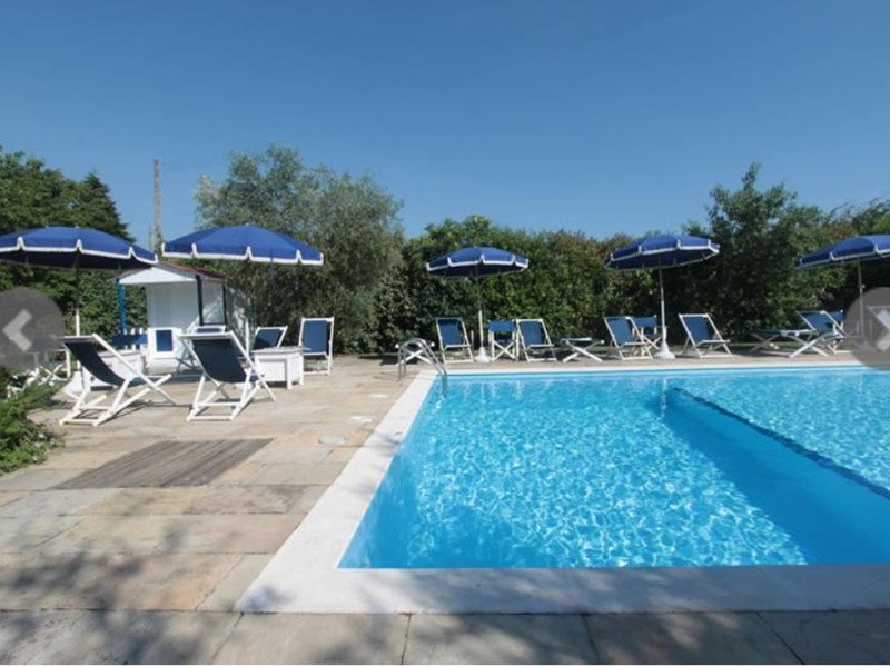 Casa Indipendente in Affitto a Pietrasanta, zona pietrasanta, 60'000€, 250 m²